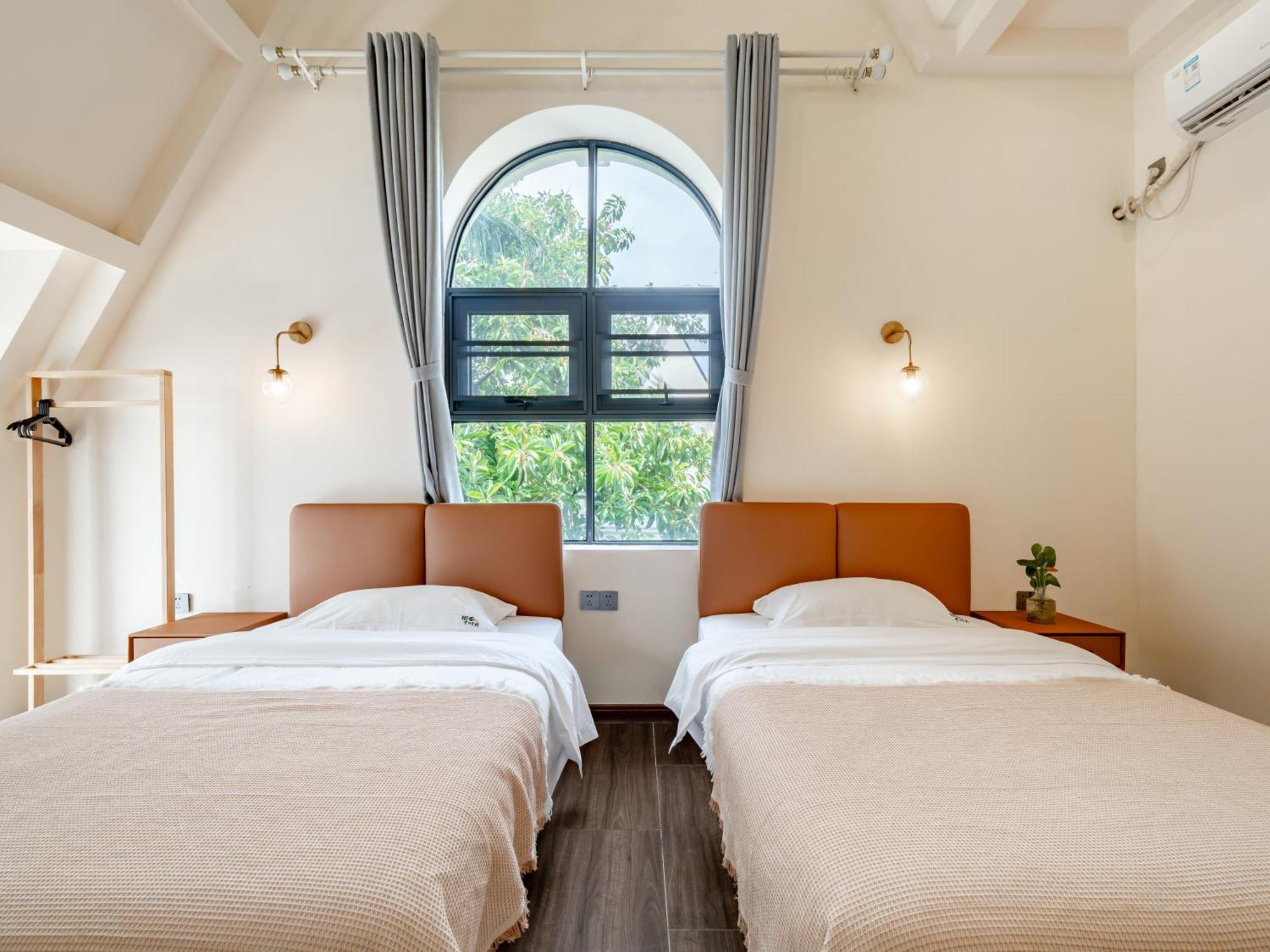 Beihai Silver Beach Yintai Time Seaview Villa Hotel Bagian luar foto